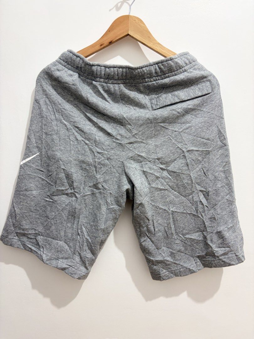 Nike big swoosh short (Category: Activewear) located in Bayambang. Submitted by frugal_vouge (Listing ID 1468898715, Image 3). Description: Like new no issue.