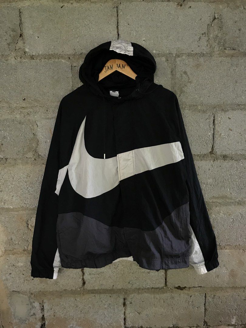 NIKE BIG SWOOSH WINDBREAKER (Category: Coats, Jackets and Outerwear) located in Aurora. Submitted by thrillthriftfinds123 (Listing ID 1468858947, Image 1). Description: NIKE BIG SWOOSH WINDBREAKER🔥 SIZE XL NO ISSUE GOOD CONDITION SOLID NITO GUYS 9.5 COLOR RATE .