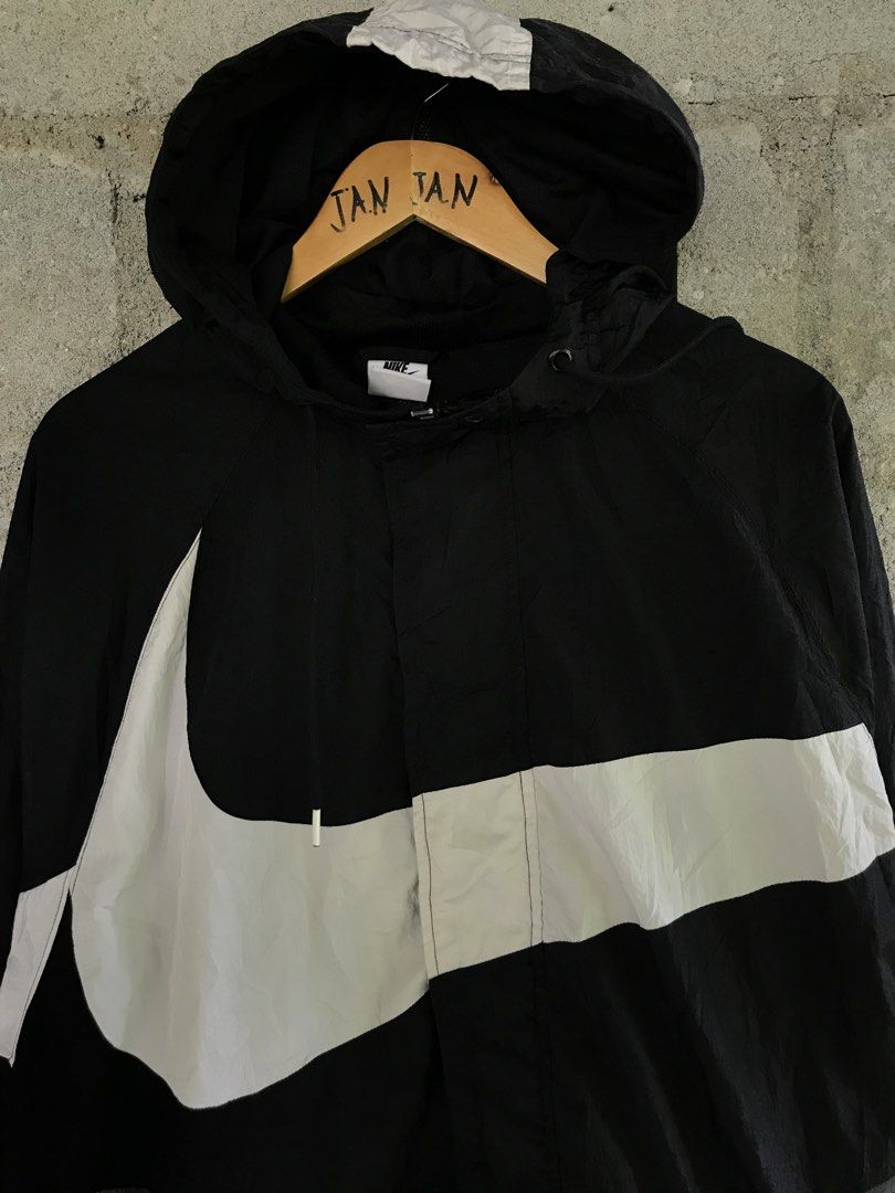NIKE BIG SWOOSH WINDBREAKER (Category: Coats, Jackets and Outerwear) located in Aurora. Submitted by thrillthriftfinds123 (Listing ID 1468858947, Image 2). Description: NIKE BIG SWOOSH WINDBREAKER🔥 SIZE XL NO ISSUE GOOD CONDITION SOLID NITO GUYS 9.5 COLOR RATE .