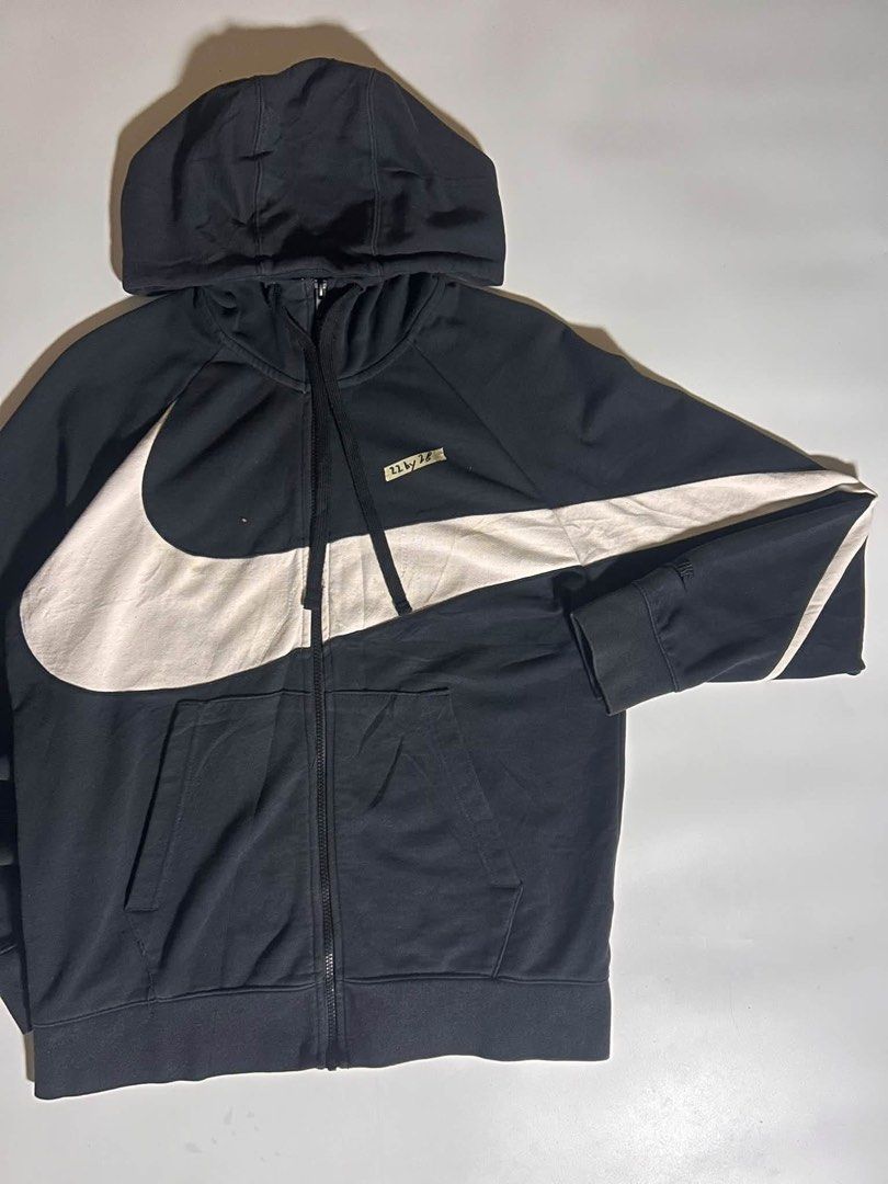 NIKE BIG SWOOSH ZIP UP JACKET (Category: Coats, Jackets and Outerwear) located in Iloilo. Submitted by zenshark_3970a7 (Listing ID 1468922621, Image 3). Description: 22 x 28.