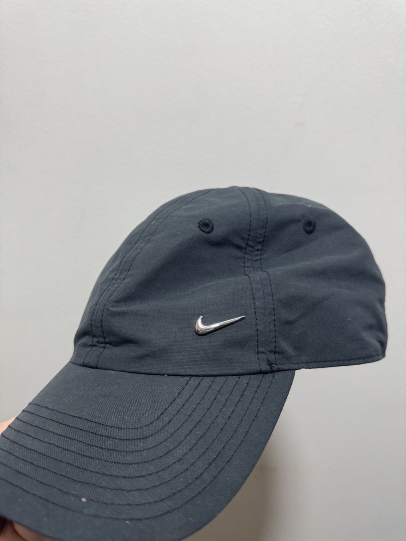 Nike cap (Category: Caps & Hats) located in Manila. Submitted by bookishtati (Listing ID 1468847250, Image 2). Description: .