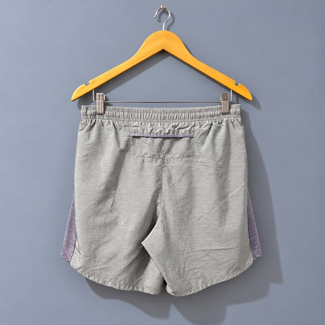 Nike Challenger 7" Running Shorts (Category: Activewear) located in Makati City. Submitted by kendrickstuffs (Listing ID 1468902746, Image 2). Description: Nike Challenger 7" Running Shorts Brieflined Large ontags 30'-36' waistline garterized w drawcords 15.5' length 6.5' inseam No issue Verygood condition 950 only.