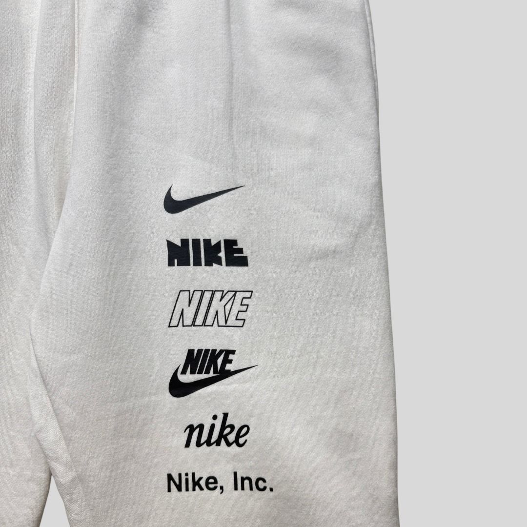 NIKE CLUB FLEECE MULTI LOGO PANTS (Category: Joggers) located in La Trinidad. Submitted by suave.arc (Listing ID 1468859941, Image 3). Description: NIKE CLUB FLEECE MULTI LOGO PANTS EXCELLENT CONDITION SIZE: L( W:30-32 L:37 ) LOCATION: BAGUIO CITY / LA TRINIDAD SHIPPING via JNT.
