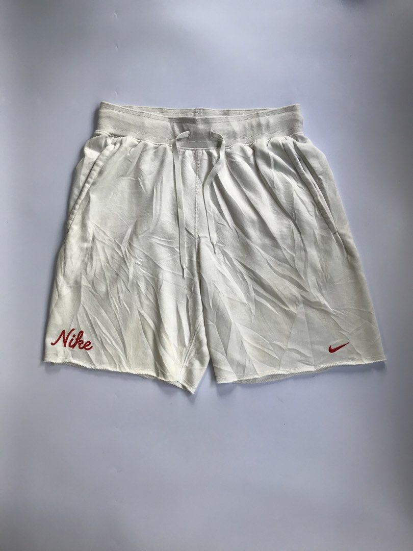 NIKE COTTON SHORT (Category: Shorts) located in Aurora. Submitted by thrillthriftfinds123 (Listing ID 1468828609, Image 1). Description: NIKE COTTON EMBROIDERED LOGO DESIGN 🔥 SIZE MEDIUM NO ISSUE GOOD CONDITION EMBROIDERED LOGO DESIGN GANDA NITO GUYS NEED WASH 9.5 COLOR RATE .