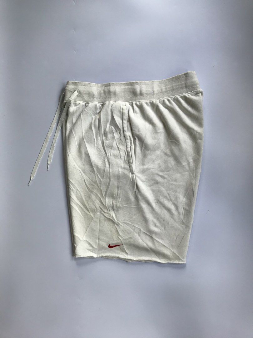 NIKE COTTON SHORT (Category: Shorts) located in Aurora. Submitted by thrillthriftfinds123 (Listing ID 1468828609, Image 2). Description: NIKE COTTON EMBROIDERED LOGO DESIGN 🔥 SIZE MEDIUM NO ISSUE GOOD CONDITION EMBROIDERED LOGO DESIGN GANDA NITO GUYS NEED WASH 9.5 COLOR RATE .