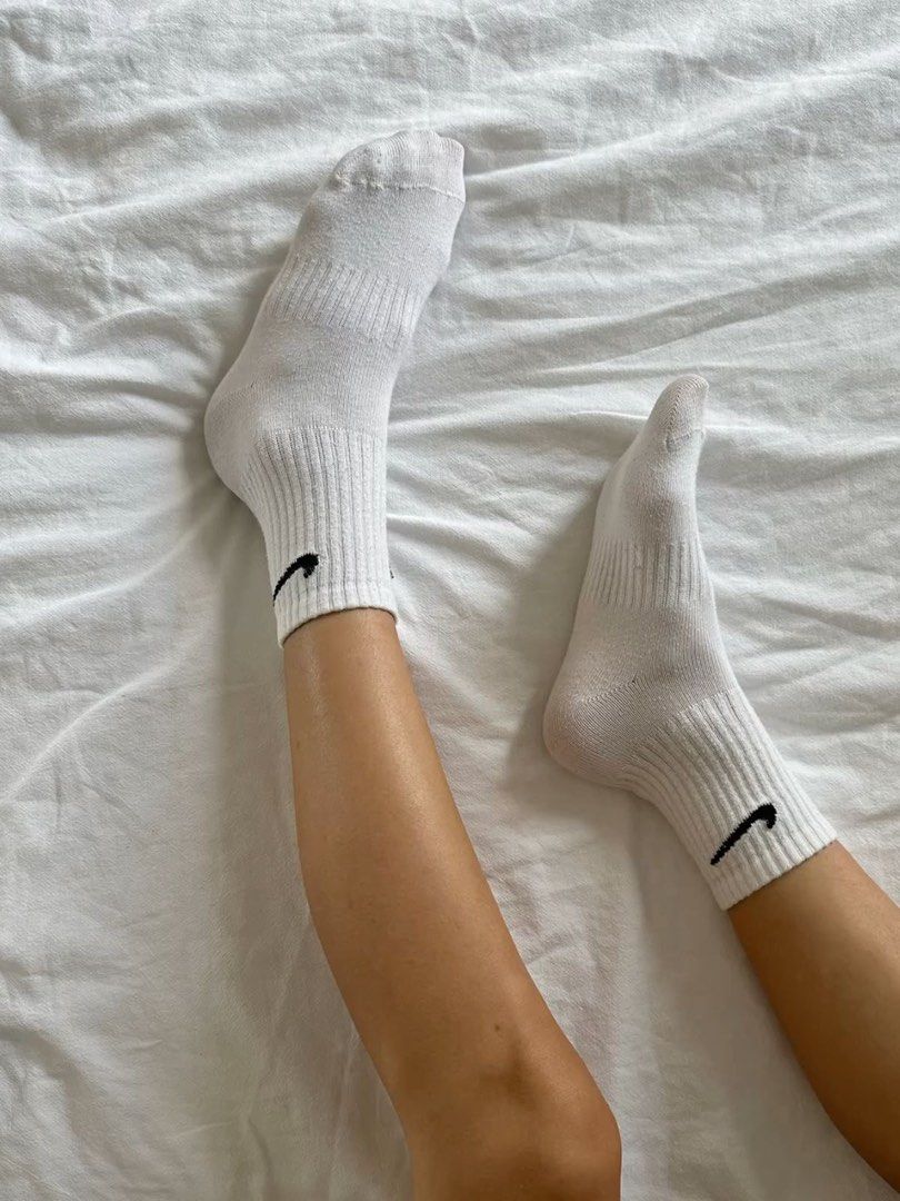NIKE CREW SOCKS 6 PAIRS (Category: Socks) located in Mandaluyong City. Submitted by alphafinds (Listing ID 1468884758, Image 3). Description: NEW ARRIVAL 😍 NIKE CREW SOCKS ✨ 💸 750 pesos only • 6 pairs per bundle small - 21 - 24cm medium - 24 - 27cm ✅ Original & Brandnew ( with tags) ✅ Midcut & highcut available ✅ Good for everyday use, basketball, running, etc. 📍Location: Mandaluyong.