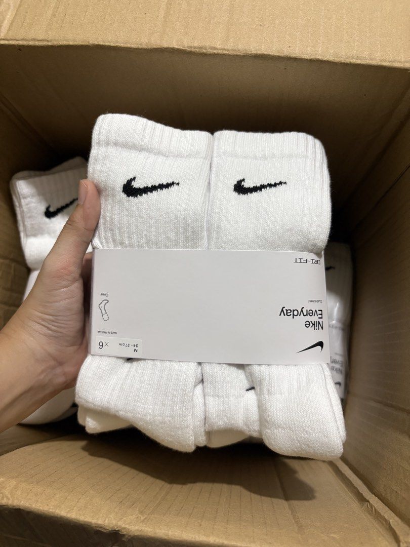 NIKE CREW SOCKS 6 PAIRS (Category: Socks) located in Mandaluyong City. Submitted by alphafinds (Listing ID 1468884758, Image 2). Description: NEW ARRIVAL 😍 NIKE CREW SOCKS ✨ 💸 750 pesos only • 6 pairs per bundle small - 21 - 24cm medium - 24 - 27cm ✅ Original & Brandnew ( with tags) ✅ Midcut & highcut available ✅ Good for everyday use, basketball, running, etc. 📍Location: Mandaluyong.