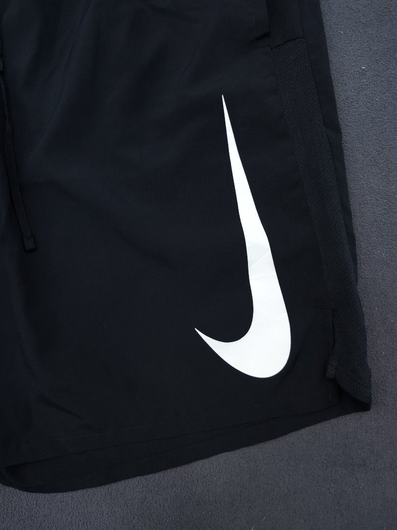 Nike Drifit Challenger Running Shorts (Category: Shorts) located in Bulacan. Submitted by emilj23 (Listing ID 1468734072, Image 2). Description: Nike Drifit Challenger Running Shorts Size XXL on tag L 19.5 W 34-38 Leg Hole 13 Condition 9.5/10 Color rate 9.5/10 No Issue.