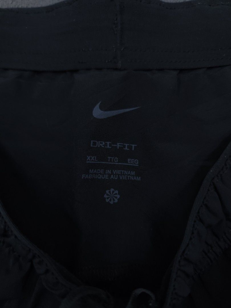 Nike Drifit Challenger Running Shorts (Category: Shorts) located in Bulacan. Submitted by emilj23 (Listing ID 1468734072, Image 3). Description: Nike Drifit Challenger Running Shorts Size XXL on tag L 19.5 W 34-38 Leg Hole 13 Condition 9.5/10 Color rate 9.5/10 No Issue.