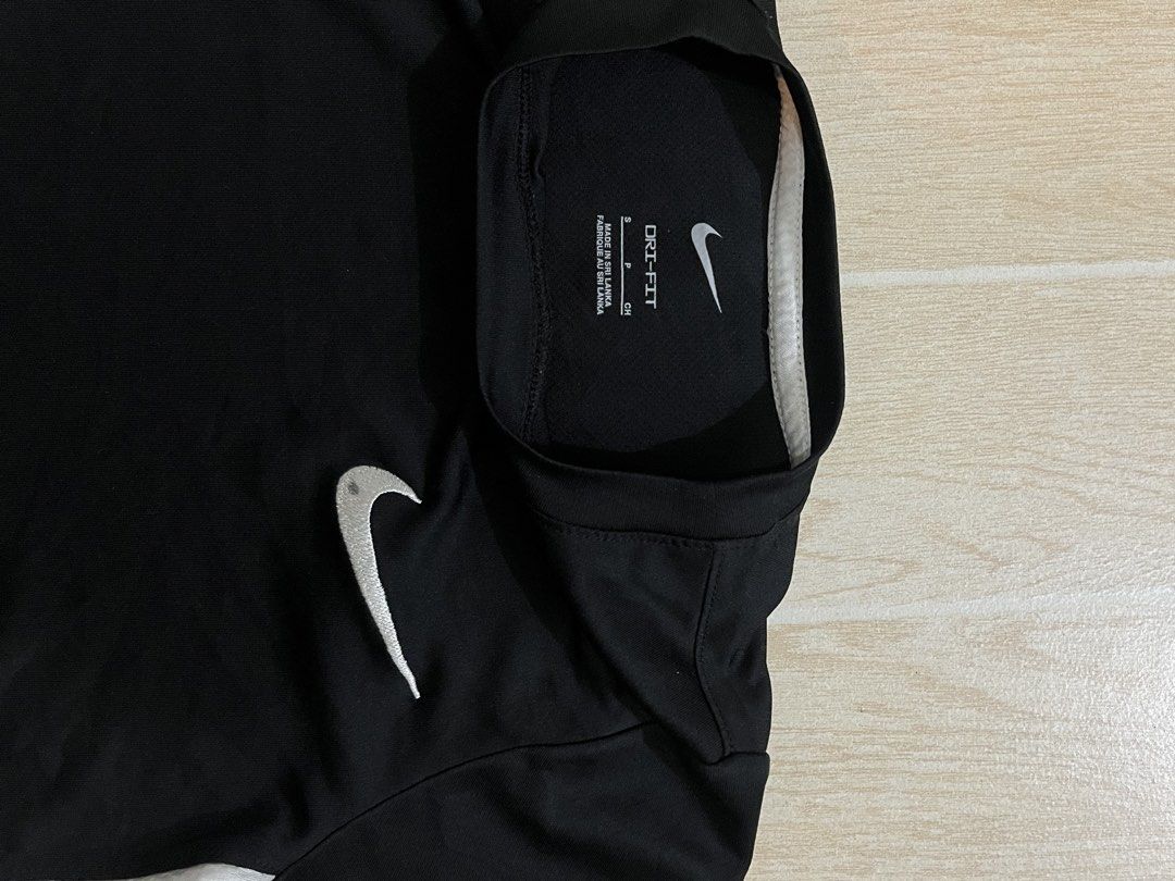 Nike Dri-FIT T-Shirt (Category: Shirts) located in Quezon City. Submitted by juliacassandr4a (Listing ID 1468823491, Image 3). Description: Authentic Nike Dri-Fit - Size SMALL on tag - Good condition with few loose threads only.