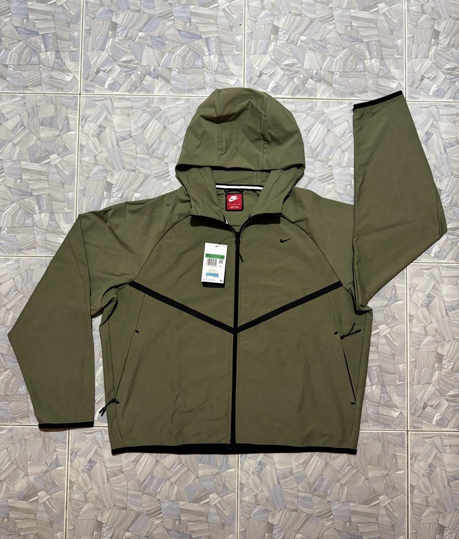 NIKE FLEECE JACKET (Category: Coats, Jackets and Outerwear) located in Argao. Submitted by janmaning-0624l95 (Listing ID 1468817233, Image 2). Description: .