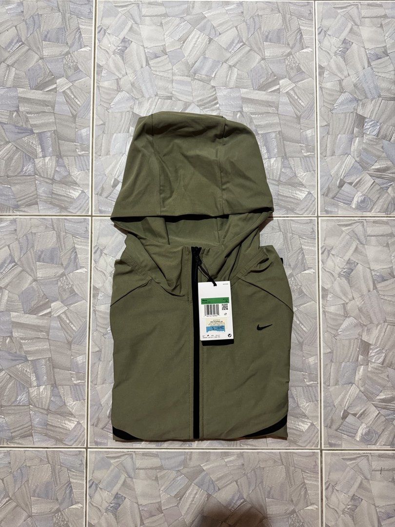 NIKE FLEECE JACKET (Category: Coats, Jackets and Outerwear) located in Argao. Submitted by janmaning-0624l95 (Listing ID 1468817233, Image 1). Description: .