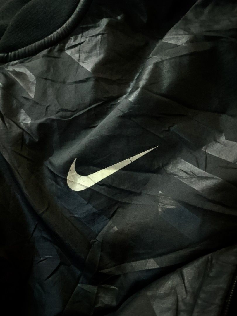 NIKE GOLF DRI-FIT JACKET (Category: Coats, Jackets and Outerwear) located in Bacolod City. Submitted by mitsuthrift (Listing ID 1468742954, Image 3). Description: Nike Golf Dri-Fit Jacket DM For More Inquiries/Orders🫶🏻 📍Mansilingan Bacolod City Negros Occidental.
