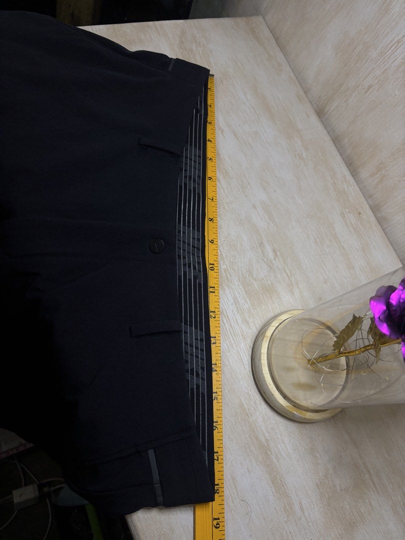 NIKE GOLF PANTS (Category: Trousers) located in Cabuyao City. Submitted by pormanation-thrift-store (Listing ID 1468902875, Image 2). Description: NIKE GOLF PANTS Condition: LIKE NEW Color rate: 10/10 (PWEDE SA MASELAN) Size: 34 Dimes: 36”Wx40”L Issue: NONE✅ Price: 1800.