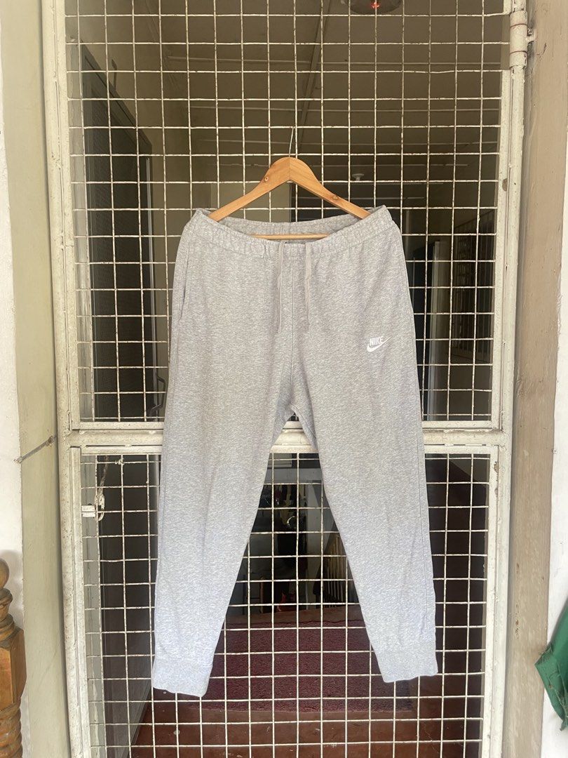 Nike Jogger Pants (Category: Activewear) located in Manila. Submitted by oftherack_04 (Listing ID 1468756904, Image 1). Description: Size XL on tag Excellent condition Waiste 32-36 (Stretchable) .