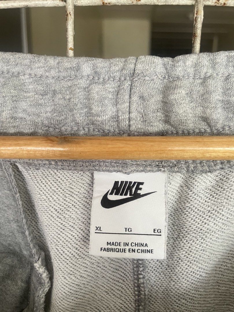 Nike Jogger Pants (Category: Activewear) located in Manila. Submitted by oftherack_04 (Listing ID 1468756904, Image 3). Description: Size XL on tag Excellent condition Waiste 32-36 (Stretchable) .