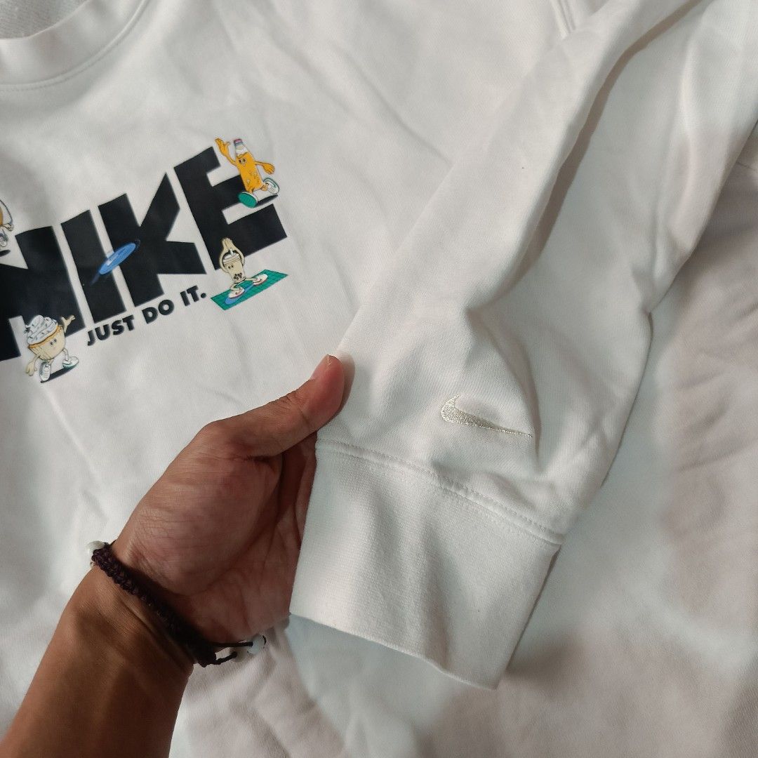 NIKE JUST DO IT JACKET (Category: Coats, Jackets and Outerwear) located in Manila. Submitted by ghello99 (Listing ID 1468847402, Image 3). Description: NIKE JUST DO IT JACKET SIZE:XL GOOD AS NEW CONDITION .