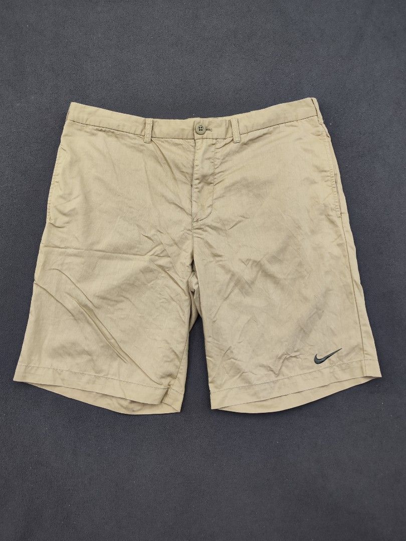 Nike Khaki Walking Shorts (Category: Shorts) located in Bulacan. Submitted by emilj23 (Listing ID 1468724338, Image 1). Description: Nike Khaki Walking Shorts Size XL on tag L 20 W 36 Leg Hole 11.5 Condition 9.5/10 Color rate 9.5/10 Issue Stain.