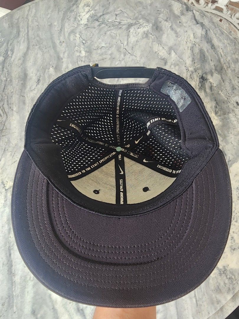 Nike Kobe Bryant Black Mamba Snapback Cap (Category: Caps & Hats) located in Tanza. Submitted by coki27 (Listing ID 1468744350, Image 2). Description: For Sale Kobe Mamba Logo Performance True Snapback In verygood condition 9/10 Color rate Color may vary due to lighting Ph. 1,000 + SF Meetup/Pickup: Tanza, Cavite Shipping: LBC/J&T/LALAMOVE TY 🫡🙌.