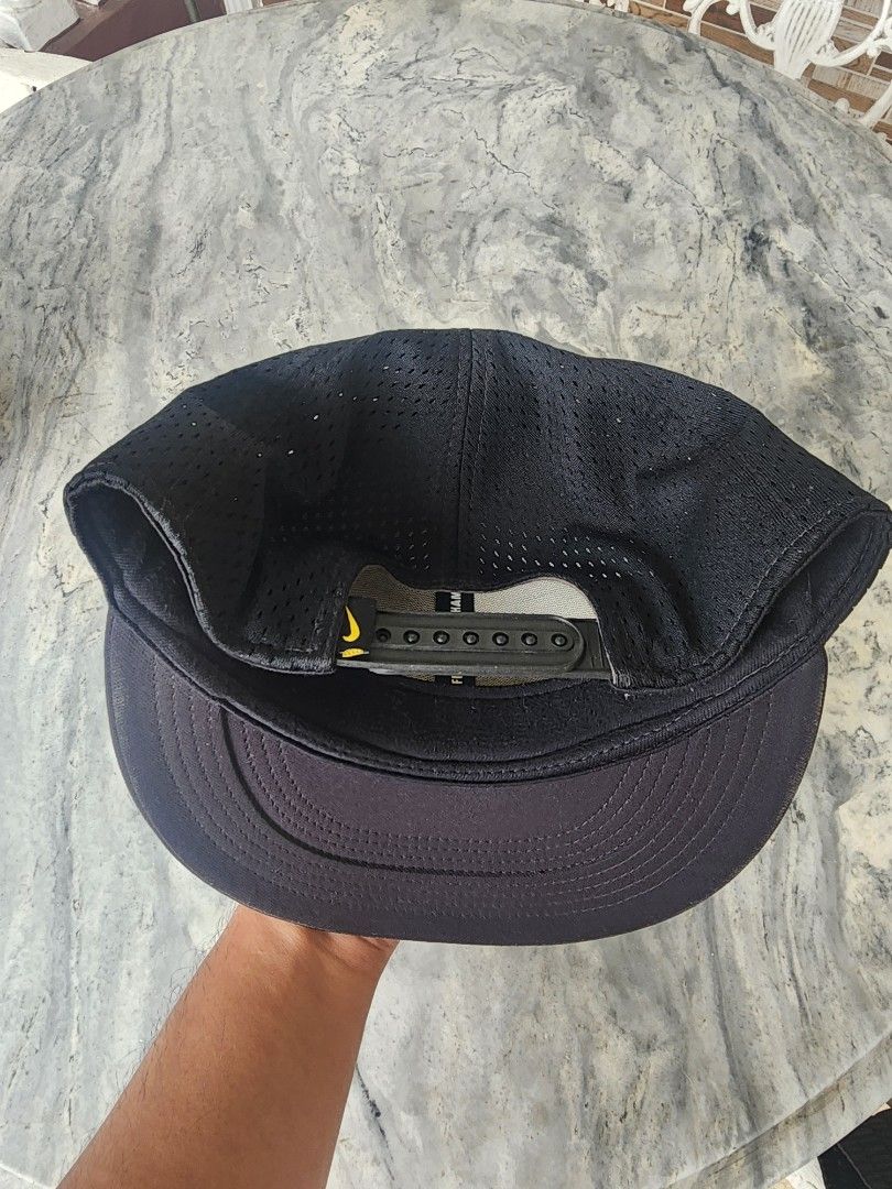 Nike Kobe Bryant Black Mamba Snapback Cap (Category: Caps & Hats) located in Tanza. Submitted by coki27 (Listing ID 1468744350, Image 3). Description: For Sale Kobe Mamba Logo Performance True Snapback In verygood condition 9/10 Color rate Color may vary due to lighting Ph. 1,000 + SF Meetup/Pickup: Tanza, Cavite Shipping: LBC/J&T/LALAMOVE TY 🫡🙌.