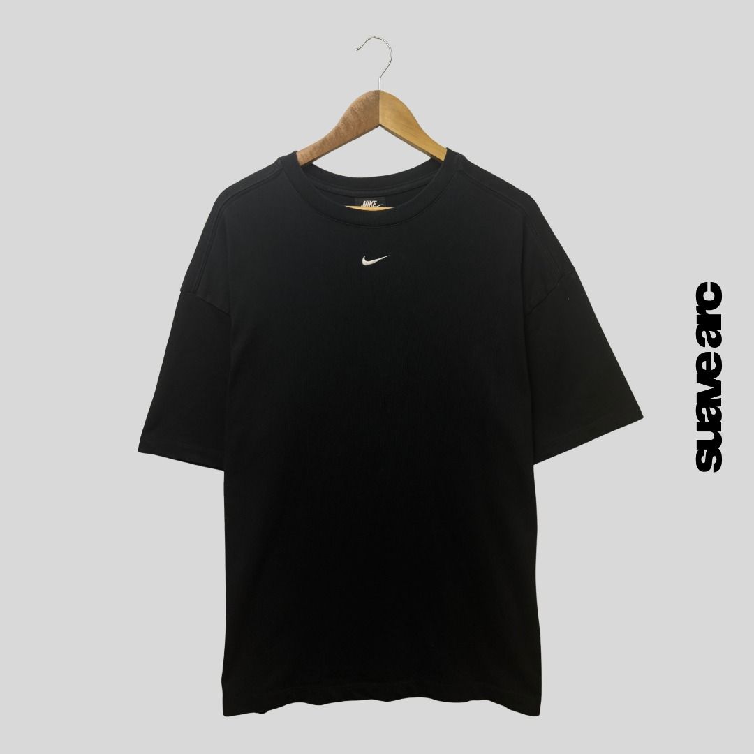 NIKE MID LOGO TSHIRT (Category: Tshirts & Polo Shirts ) located in La Trinidad. Submitted by suave.arc (Listing ID 1468850263, Image 1). Description: NIKE MID LOGO TSHIRT EXCELLENT CONDITION SIZE: M ( 20x26.5 ) LOCATION: BAGUIO CITY / LA TRINIDAD SHIPPING via JNT.