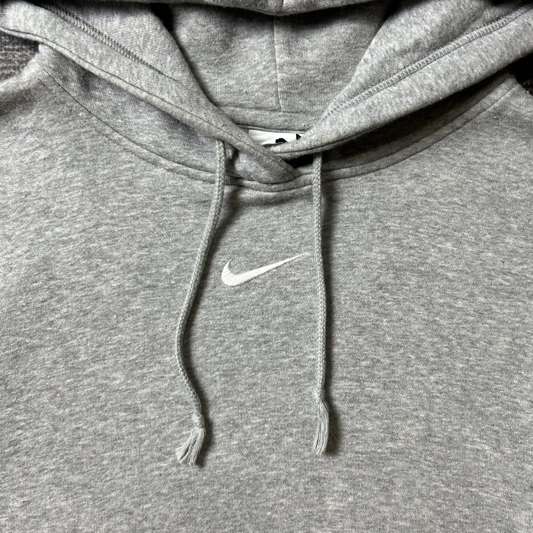 Nike Mid Swoosh Hoodie (Category: Coats, Jackets and Outerwear) located in Angeles City. Submitted by doykthrift (Listing ID 1468858791, Image 2). Description: Nike Mid Swoosh Hoodie Size: Xs on tag Can fit to Large Measurement: W23.5” x L28” Issue (s): None Condition: 9/10.