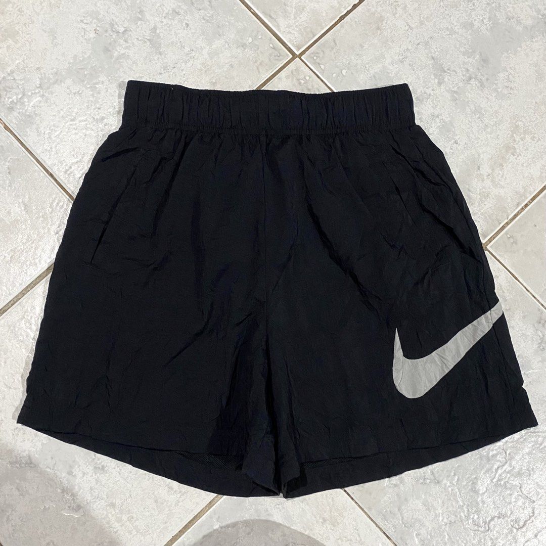 NIKE NSW WOVEN SHORTS (Category: Shorts) located in Bacolod City. Submitted by thriftedfits. (Listing ID 1468886175, Image 2). Description: 𝗡𝗜𝗞𝗘 𝗡𝗦𝗪 𝗪𝗢𝗠𝗘𝗡𝗦 𝗪𝗢𝗩𝗘𝗡 𝗦𝗛𝗢𝗥𝗧𝗦 ♻️ Size: M on tag | best fit M-L Measurements:26-30” waist / 16” length Condition: Like New (10/10 Color rate) Flaws: None Price: ₱450 + shipping fee 🏷️ Mode of Payment: GCash / Bank Courier: J&T Express (nationwide).
