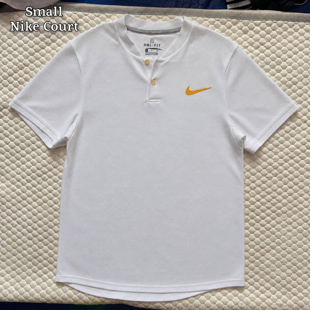 Nike Polo Shirt (Category: Activewear) located in Bogo. Submitted by hasslehard.69 (Listing ID 1468864431, Image 1). Description: .