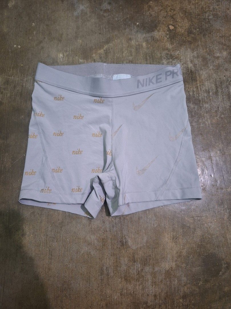 Nike Pro Shorts (Category: Activewear) located in Palayan City. Submitted by erae_lf (Listing ID 1468728098, Image 2). Description: Good as New Condition No Issue 9/10 overall Size M Waist: 27-31" Length: 12" Dm Location: Palayan City Nueva Ecija.