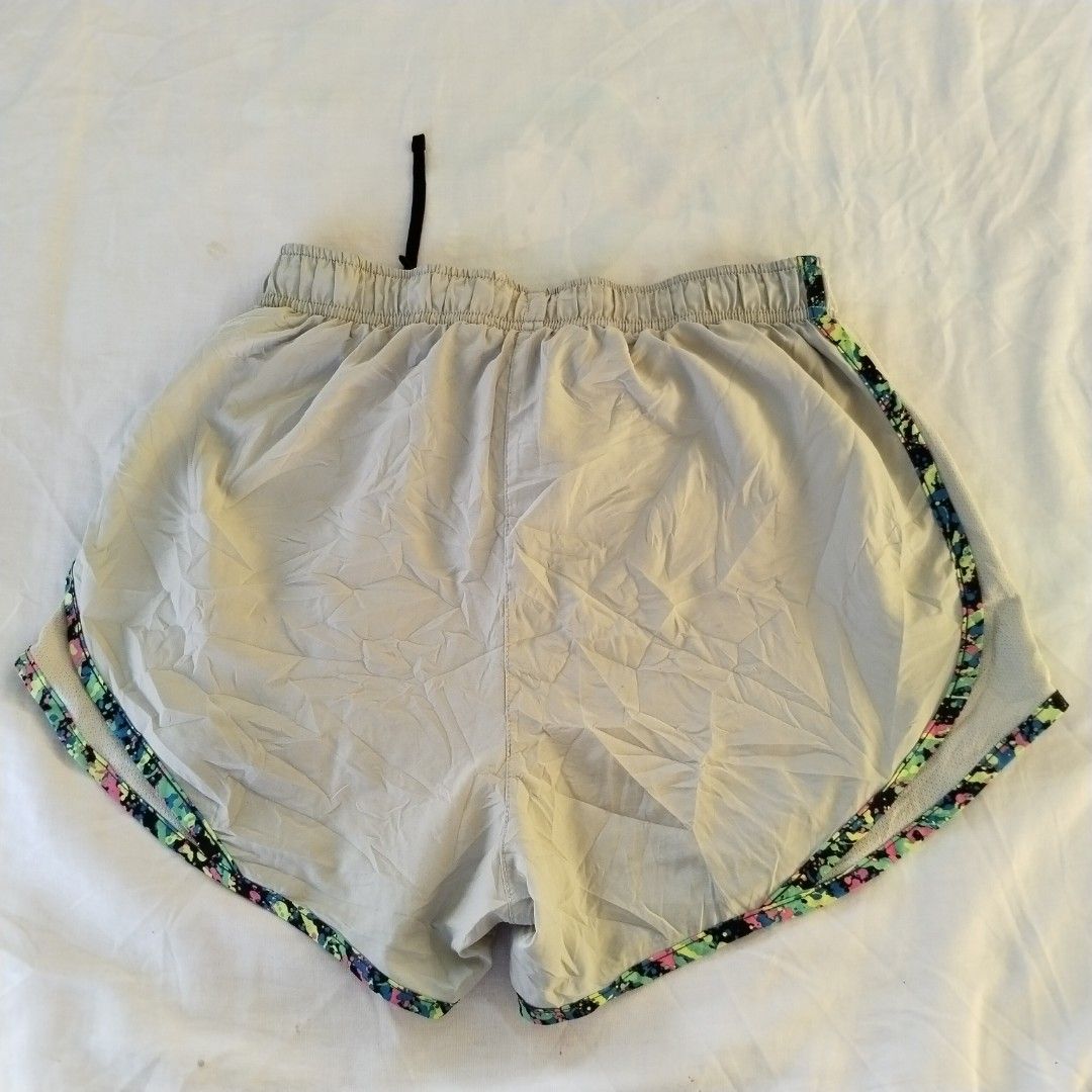 Nike running short Size Small (Category: Activewear) located in Dumanjug. Submitted by cebuanaavtg (Listing ID 1468807142, Image 3). Description: Size Small Issue: faded logo and small run Pictures may vary due to lightning.