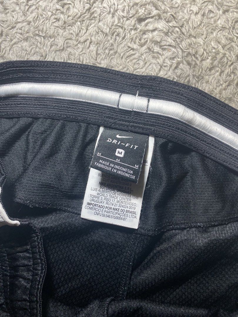Nike short (Category: Shorts) located in Prosperidad. Submitted by octaviorey80594 (Listing ID 1468868121, Image 3). Description: Nike short -excellent -no issue -waist 30-34 -Length 17 📍Mindanao.