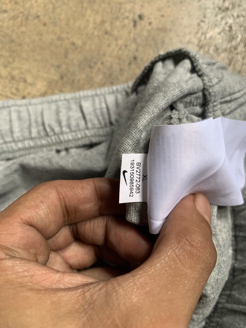 Nike short (Category: Shorts) located in Manila. Submitted by makaluma022 (Listing ID 1468926233, Image 3). Description: Good as new Hangtag nalang kulang Size large to XL.