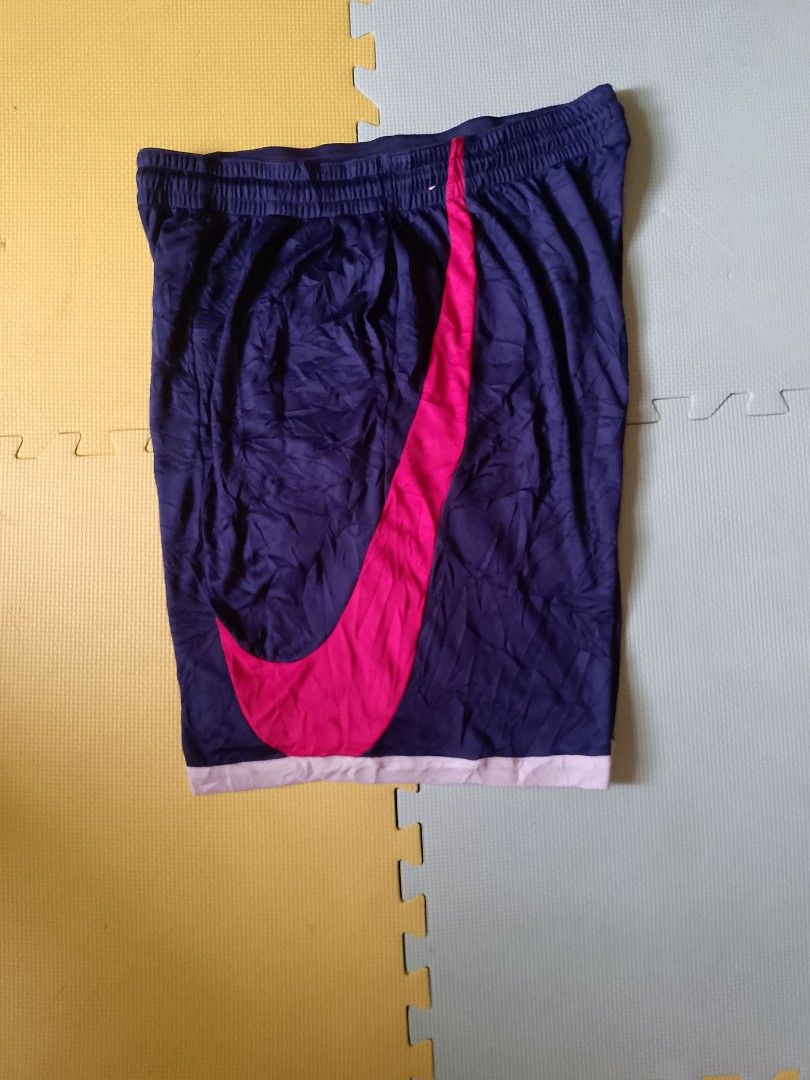 Nike side swoosh (Category: Shorts) located in Manila. Submitted by thereal_jeysiii0225 (Listing ID 1468724036, Image 2). Description: .