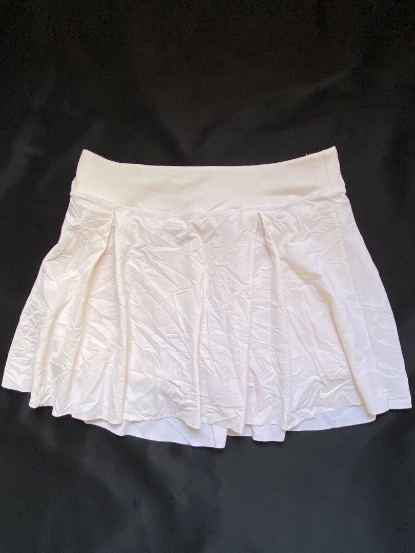Nike skorts (Category: Activewear) located in Manila. Submitted by 2mclo (Listing ID 1468863073, Image 1). Description: N!ke Skorts Medium ON TAG Waist: 28-32 (stretched) Length: 14 Issue: minimal scratch last pic Condition: Excellent ✅ Mine: 680 🛍️.