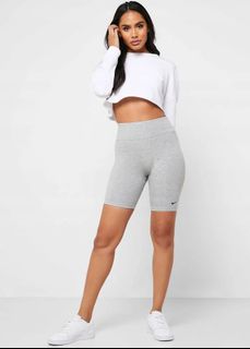 (Category: ) located in . Submitted by saucycloset (Listing ID 1468765141, Image 1). Description: .