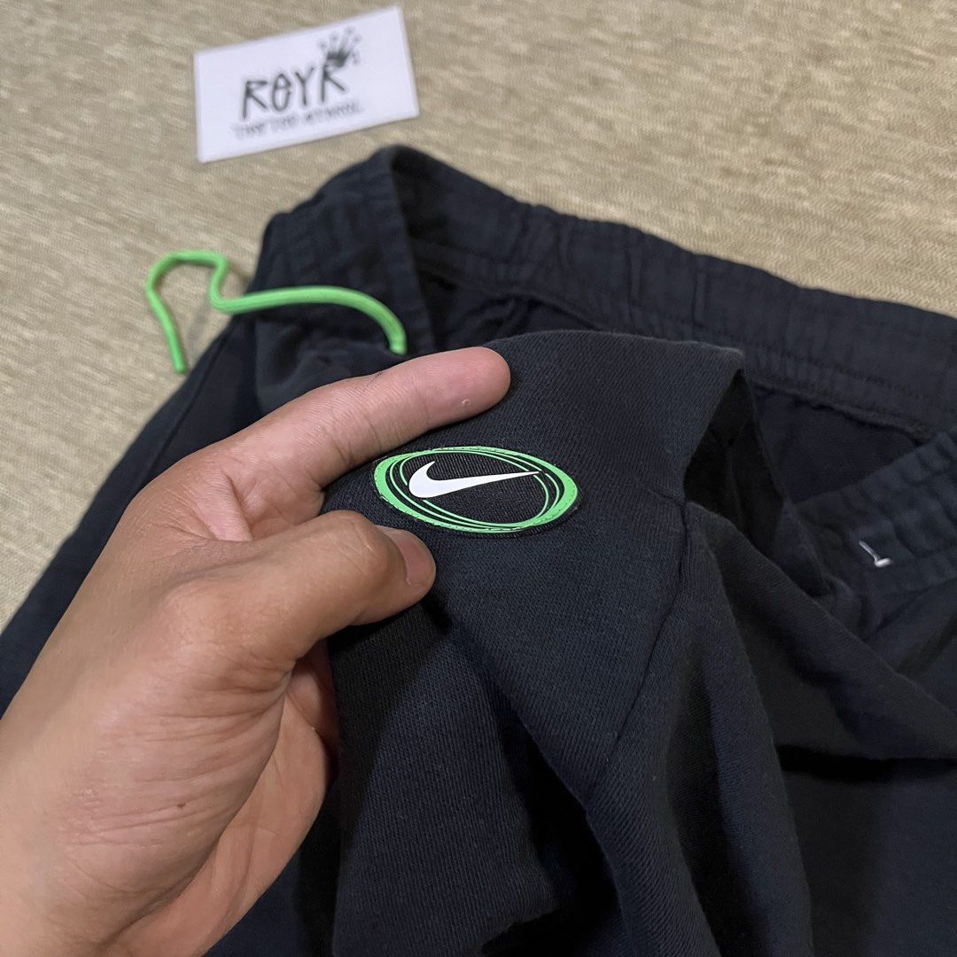 Nike Sweatshort (Category: Shorts) located in Batangas. Submitted by reyr. (Listing ID 1468865522, Image 3). Description: Dimes: 30-35” waist | 18.5” length | 14” hem Condition: Excellent Color rate: 9.3/10 Flaws: None.