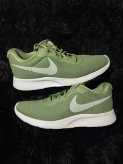 (Category: ) located in . Submitted by sneakonfleekph (Listing ID 1468805633, Image 1). Description: .