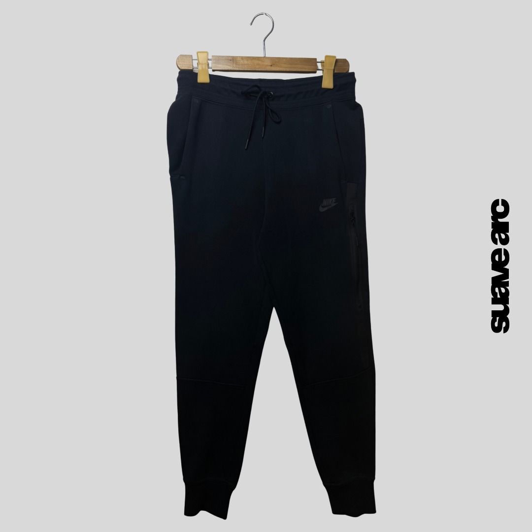 NIKE TECH PANTS (Category: Joggers) located in La Trinidad. Submitted by suave.arc (Listing ID 1468860429, Image 1). Description: NIKE TECH PANTS EXCELLENT CONDITION SIZE: M ( W:30-32 L:37 ) LOCATION: BAGUIO CITY / LA TRINIDAD SHIPPING via JNT.