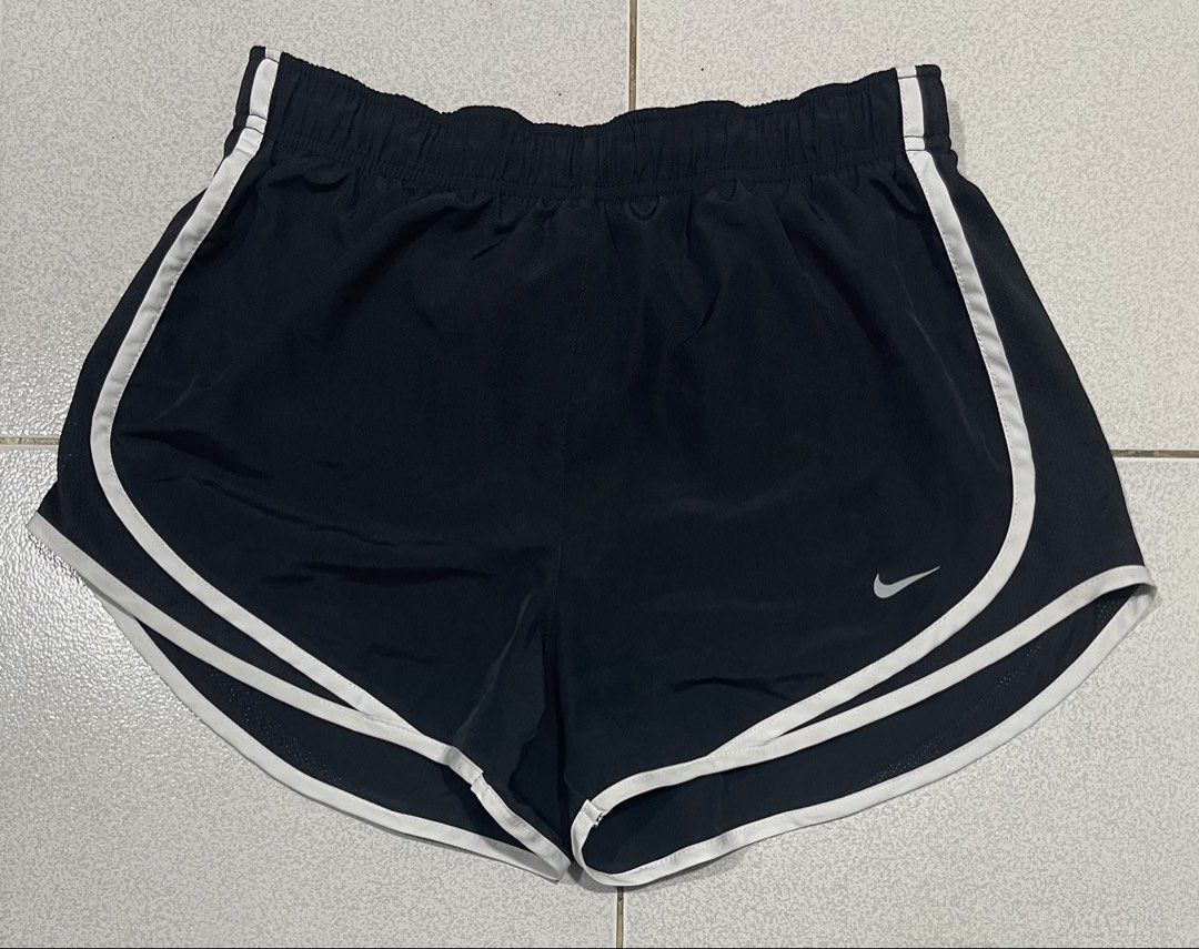 Nike Tempo Running Short (Category: Shorts) located in Mandaue City. Submitted by MJ_80 (Listing ID 1468860291, Image 1). Description: Womens Black Nike Tempo Running Short Medium Fits 26-30 Waist Bets fit 26-29 See photos for measurements Color rate & Condition : 9.9/10 Price: 650 .