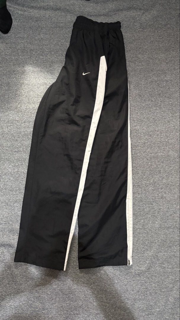 NIKE TRACK PANTS (Category: Joggers) located in Silang. Submitted by aljones64 (Listing ID 1468778009, Image 1). Description: .