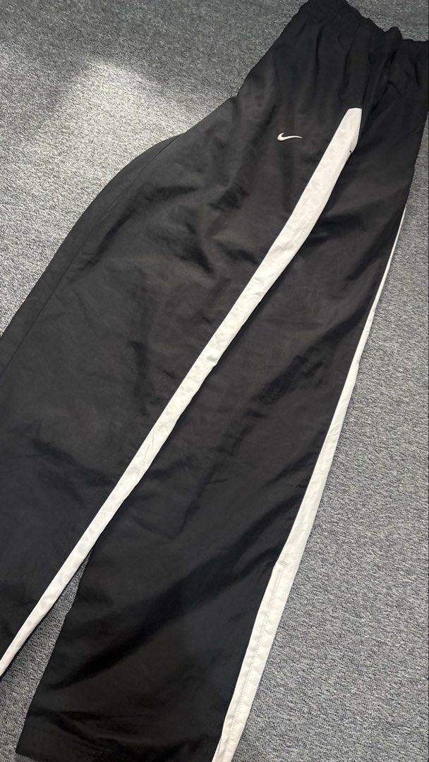 NIKE TRACK PANTS (Category: Joggers) located in Silang. Submitted by aljones64 (Listing ID 1468778009, Image 3). Description: .