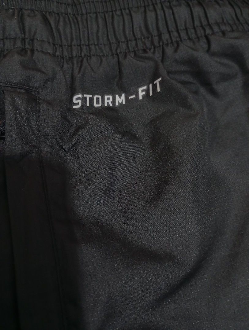 Nike track pants 🫶 (Category: Trousers) located in Manila. Submitted by thrifterzz_ph (Listing ID 1468728692, Image 3). Description: Dimes: W-28-32/L-38 issue: None color rate: 10/10 excellent condition.