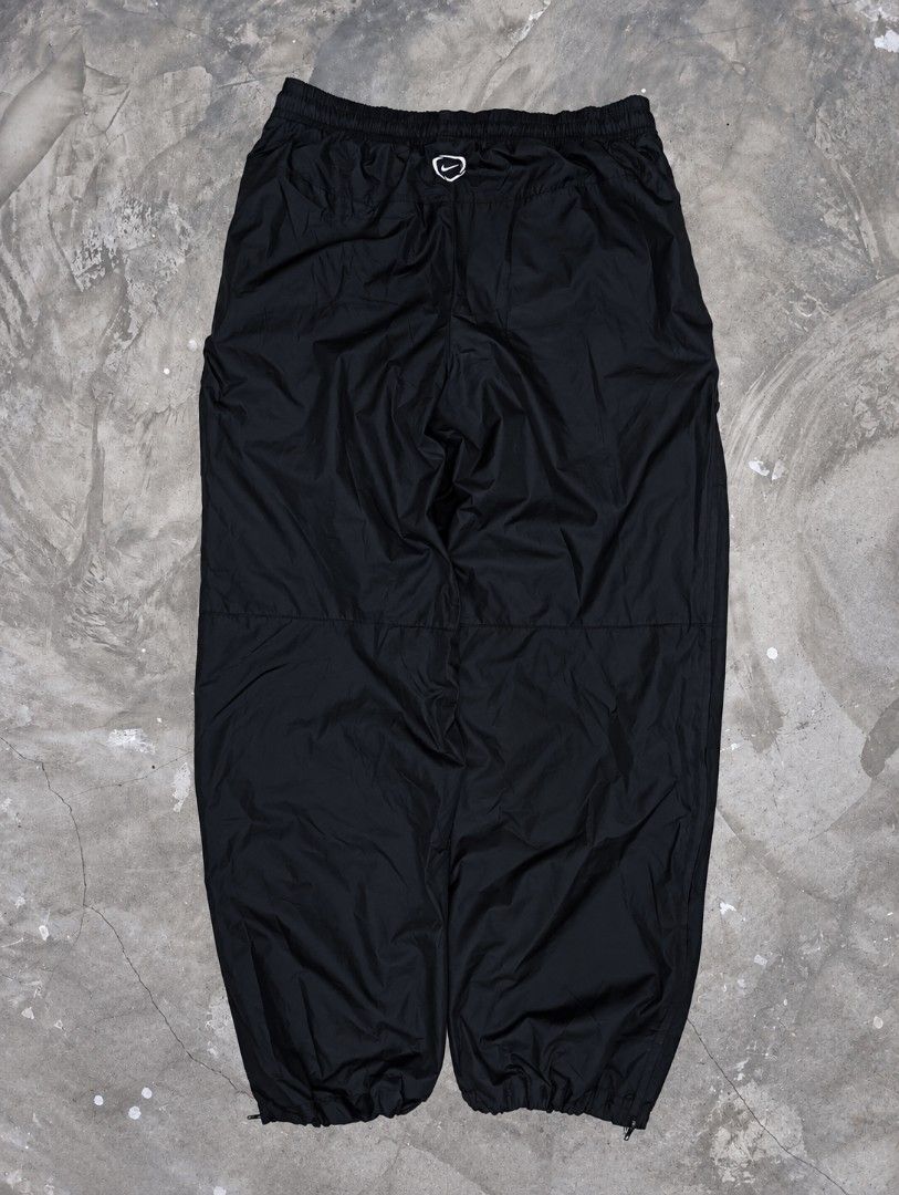 Nike track pants 🫶 (Category: Trousers) located in Manila. Submitted by thrifterzz_ph (Listing ID 1468728692, Image 2). Description: Dimes: W-28-32/L-38 issue: None color rate: 10/10 excellent condition.