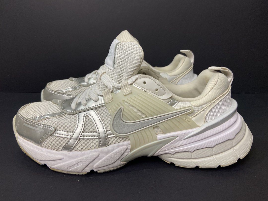 Nike V2K Run White Metallic Silver (Category: Sneakers) located in Cebu City. Submitted by jvlz97 (Listing ID 1468761420, Image 2). Description: Excellent Condition No Box Minor Scratch(Sign of usage can be seen on the last photo).