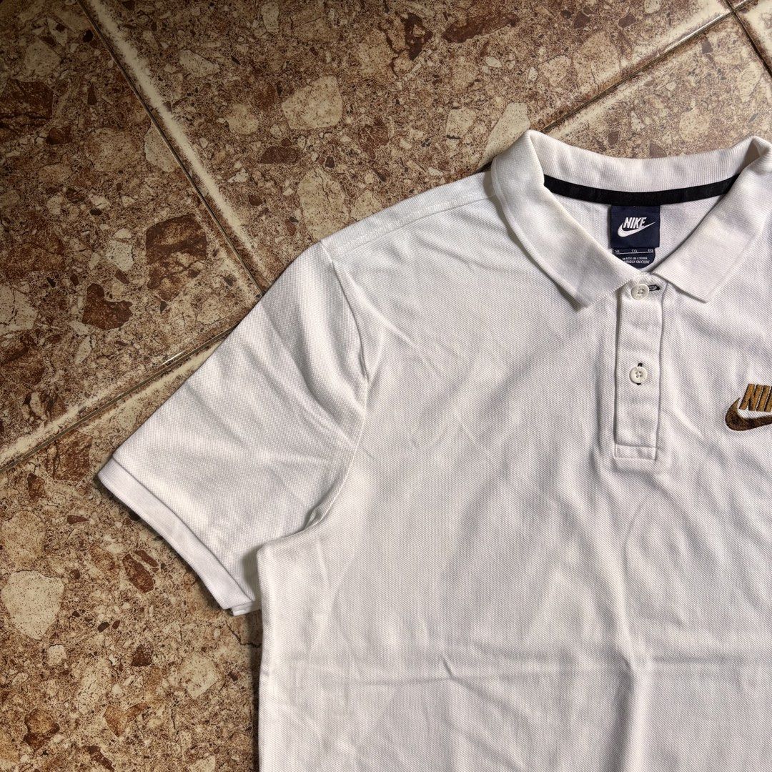 Nike Match Up Pique Polo (Category: Tshirts & Polo Shirts ) located in Manila. Submitted by loydgani (Listing ID 1468769822, Image 3). Description: Length: 30 Width: 22 Sleeve Length: 16 Size: (Xl) on tags issue: need wash, minor stain 💸 + sf 📍Cebu.
