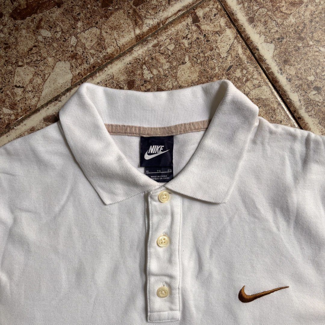 Nike Pique Polo Shirt (Category: Tshirts & Polo Shirts ) located in Manila. Submitted by loydgani (Listing ID 1468770405, Image 3). Description: Length: 30 Width: 22 Sleeve Length: 16 Size: (Xl) on tags Issue: need wash 💸 + sf 📍Cebu.
