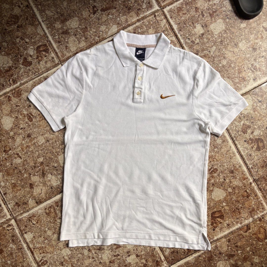 Nike Pique Polo Shirt (Category: Tshirts & Polo Shirts ) located in Manila. Submitted by loydgani (Listing ID 1468770405, Image 1). Description: Length: 30 Width: 22 Sleeve Length: 16 Size: (Xl) on tags Issue: need wash 💸 + sf 📍Cebu.