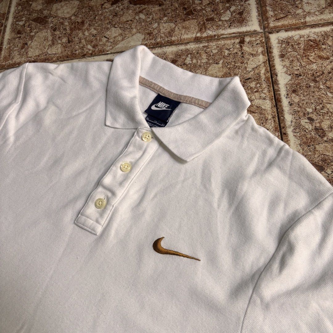 Nike Pique Polo Shirt (Category: Tshirts & Polo Shirts ) located in Manila. Submitted by loydgani (Listing ID 1468770405, Image 2). Description: Length: 30 Width: 22 Sleeve Length: 16 Size: (Xl) on tags Issue: need wash 💸 + sf 📍Cebu.