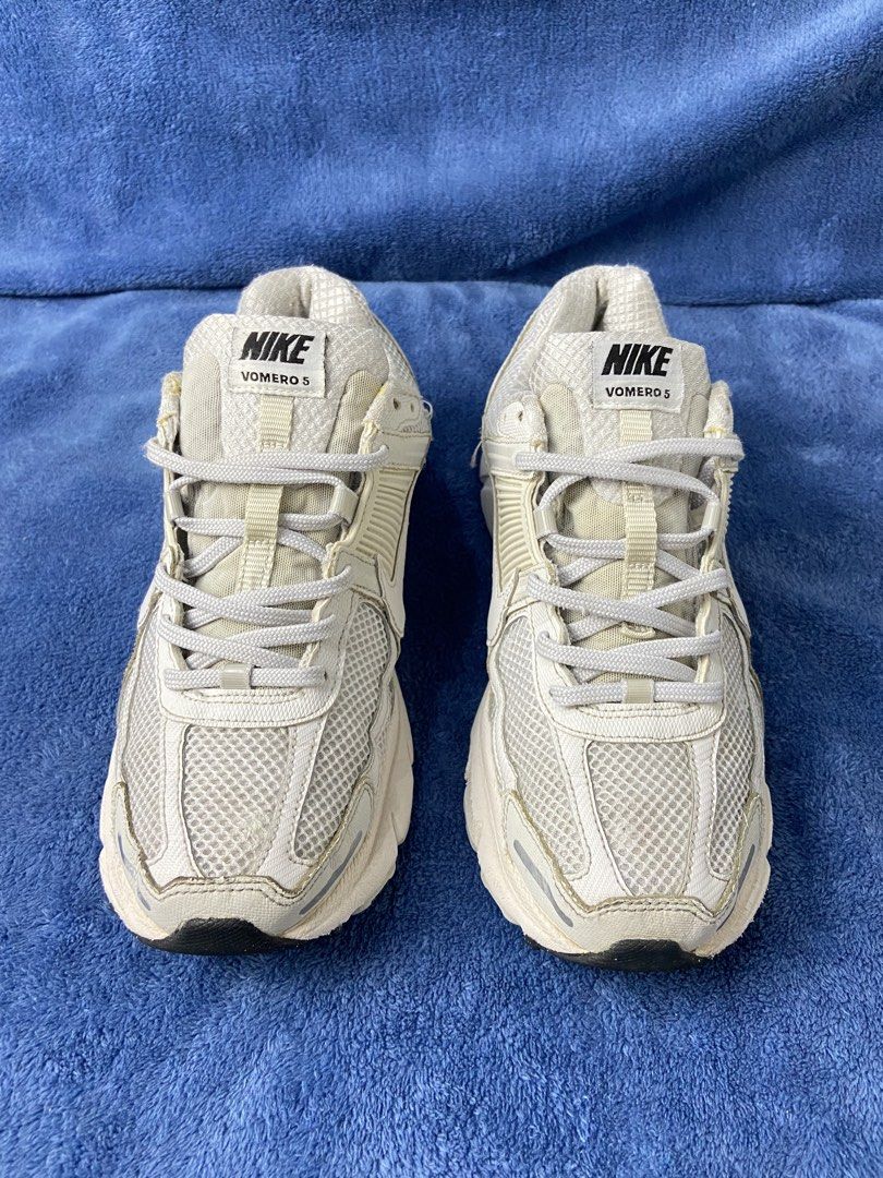 Nike Vomero 5 Vast Grey (Category: Sneakers) located in Cebu City. Submitted by jvlz97 (Listing ID 1468756315, Image 3). Description: Very Good Condition No Box.