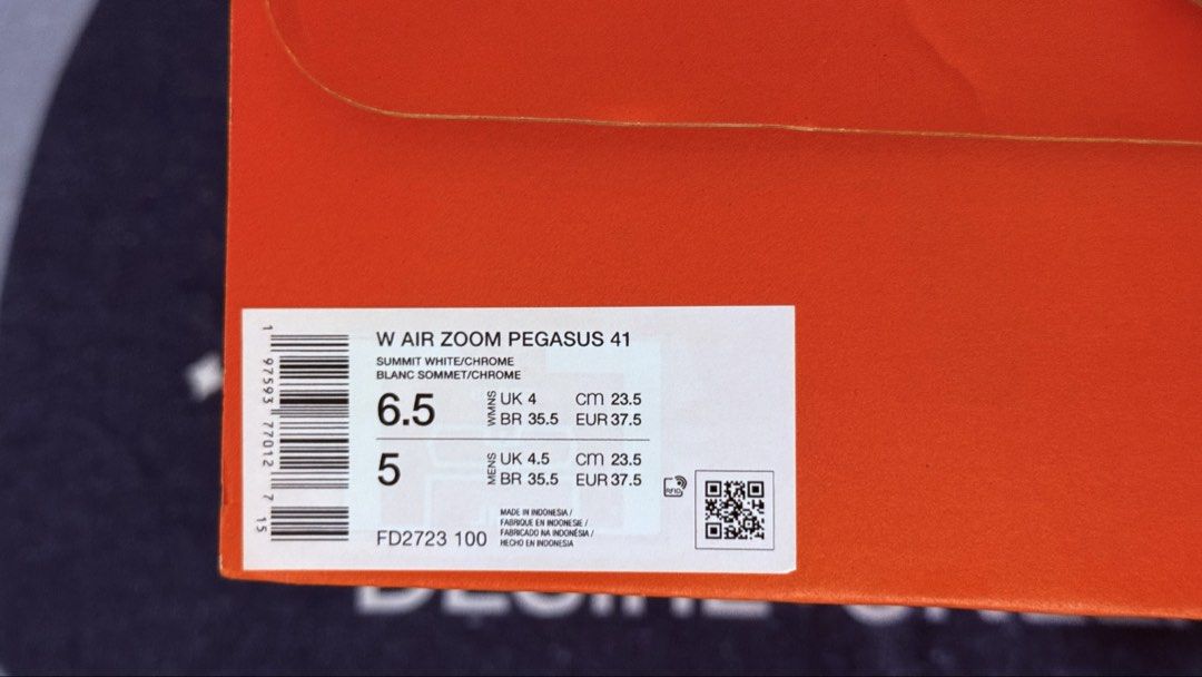Nike W Air Zoom Pegasus 41 Summit White Chrome (Category: Sneakers) located in Quezon City. Submitted by soldseparately (Listing ID 1468762657, Image 2). Description: Almost new. Used once only. Bought for the original price (PHP 7k+) RFS: This was a gift. I am a true size 7 apparently because this is a 6.5 and fits a little snug Negotiable! Colorway: Summit White / Chrome Size: Women's US 6.5.